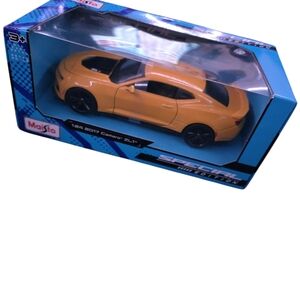 2017 Chevy Camaro ZL1 1/24 Scale Diecast Metal‎ Model - Maisto - YELLOW